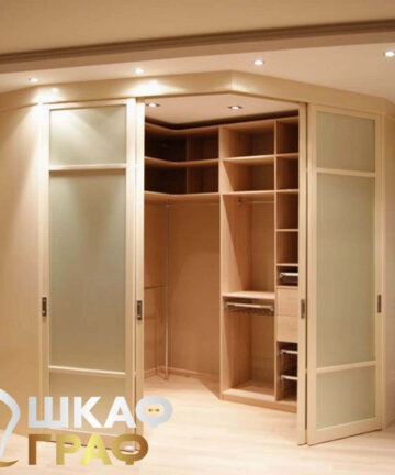 Угловая гардеробная цвета дерева