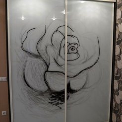 Шкаф-купе для спальни с фотопечатью роза