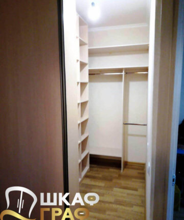 Узкая гардеробная №34 1