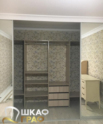 Гардеробная на всю стену с зеркалом Graf № 100