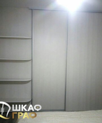 Гардеробная встроенная в коридор Graf № 82