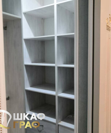 Гардеробная встроенная в классическом стиле Graf № 95