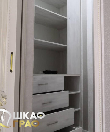 Гардеробная встроенная в классическом стиле Graf № 95