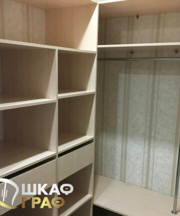 Гардеробная в светлых тонах Graf № 136