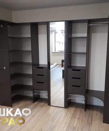 Гардеробная тёмно-коричневая с зеркалом Graf № 137