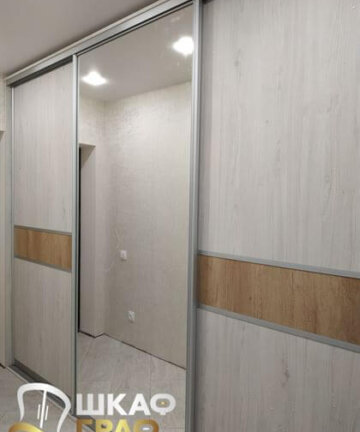 Шкаф-купе встроенный широкий в прихожую №266