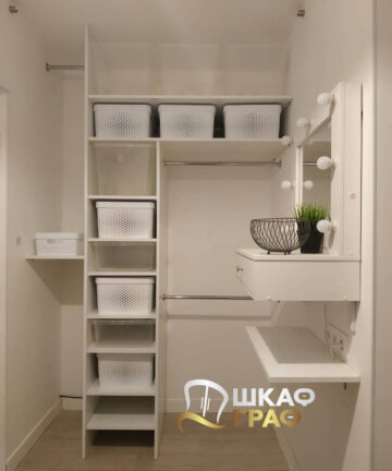 Гардеробная с зеркалом M-52