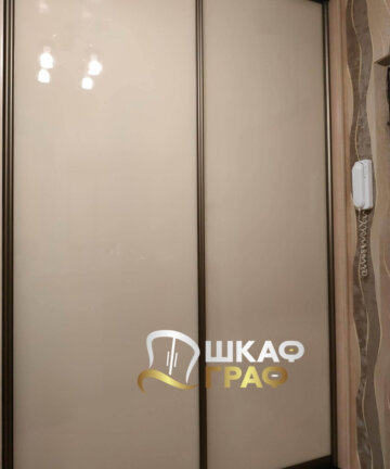 Глянцевый шкаф-купе в коридор № M-52