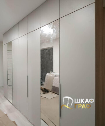 Широкий шкаф-купе в стиле минимализма № M-61