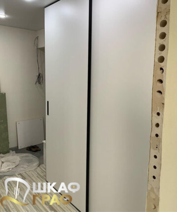 Матовый шкаф-купе №10