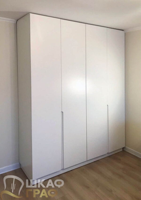 Корпусный белый распашной шкаф для спальни (материал: МДФ) №P156 1