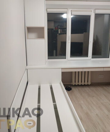 Рабочая зона в детскую