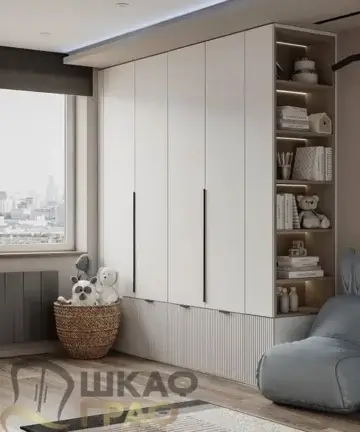 Распашной шкаф