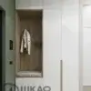 Распашной шкаф с банкеткой и антресолями для прихожей